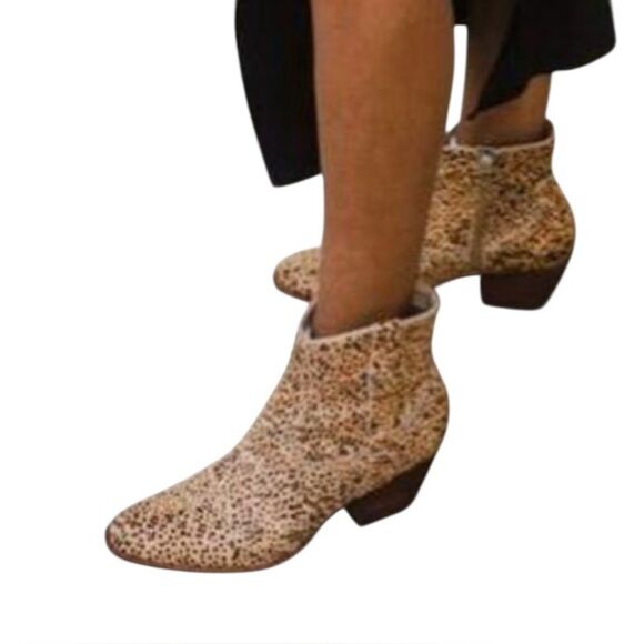 Dolce Vita Calf Hair Leopard Print Booties(Size 6.5) - Picture 2 of 12